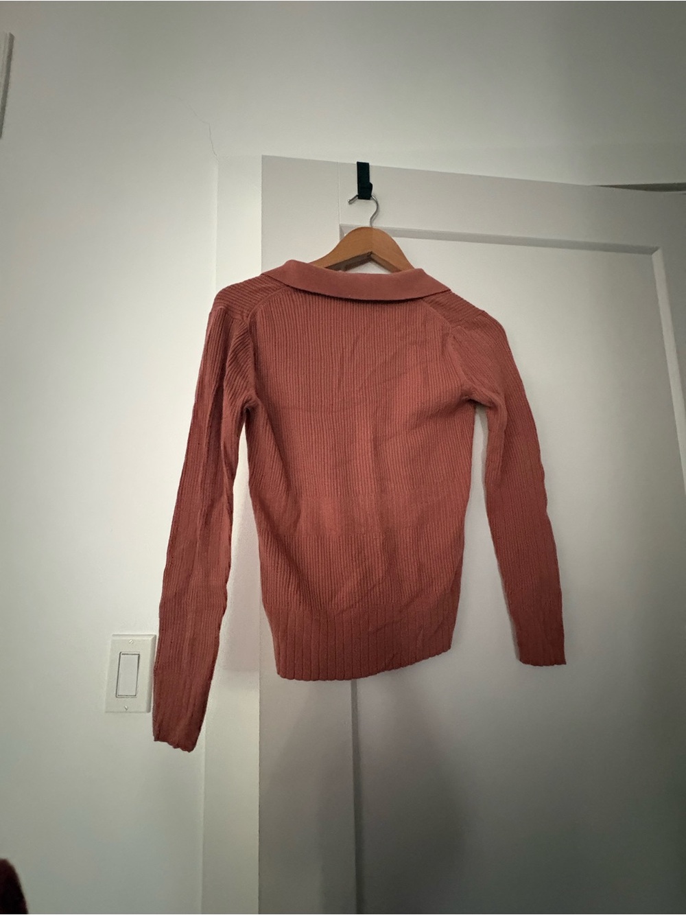 Club Monaco Ribbed V-Neck Collared Sweater - Dusty Rose - Picture 2 of 2